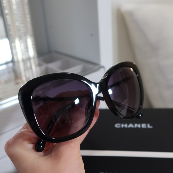 Original Chanel Sunglasses - Picture 4 of 7